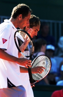  Guy FORGET & Nicolas ESCUDE - Roland Garros 1999 / © Charles DUTOT