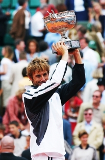  Juan Carlos FERRERO - Finale Roland Garros 2003 / © Charles DUTOT                               